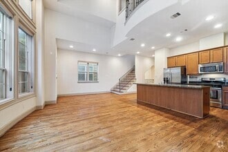 Building Photo - 1604 Ennis St