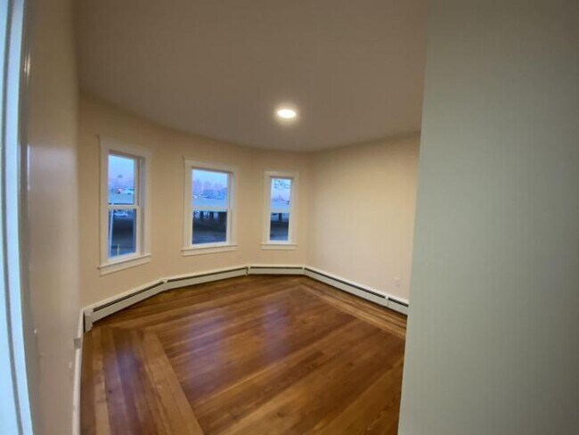 Foto del edificio - 2 bedroom in Boston MA 02122