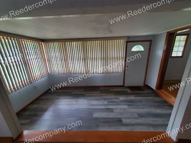 Building Photo - 3 Bedroom Ranch Home