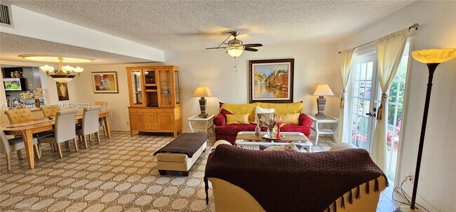 Foto del edificio - 2206 NE 7th St