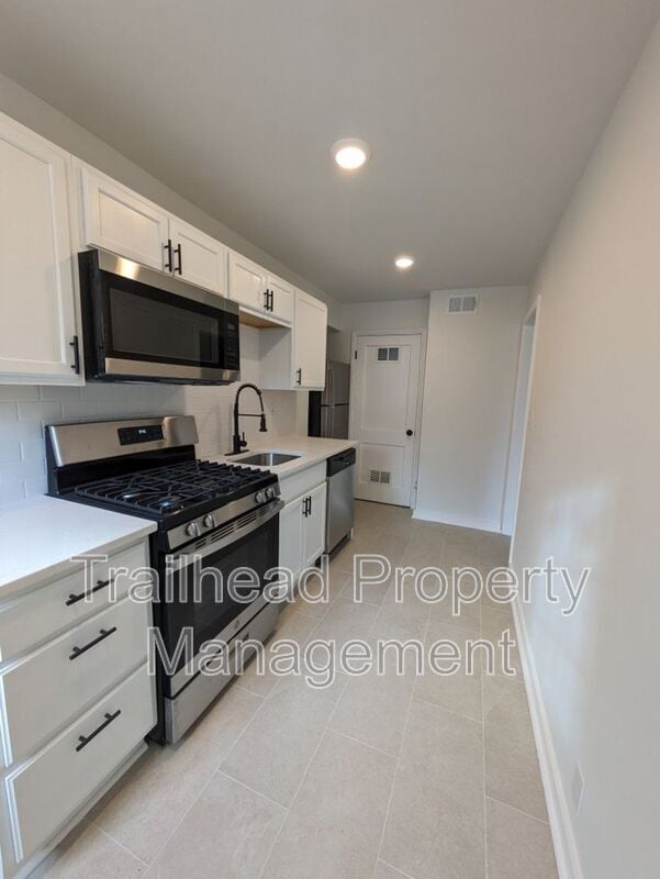Building Photo - 6409 Brookside Rd