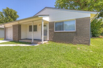 Building Photo - 119 S 200th E Ave