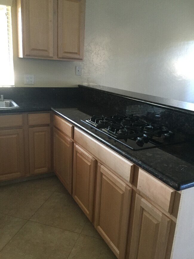 Foto del edificio - 355 W Sierra Ave