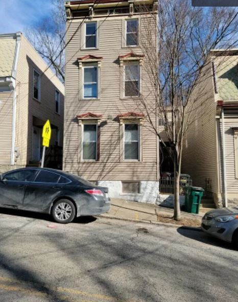 Building Photo - 2234 Ravine St