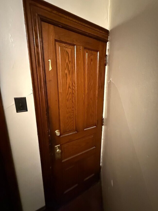 Building Photo - 405 Juniper St