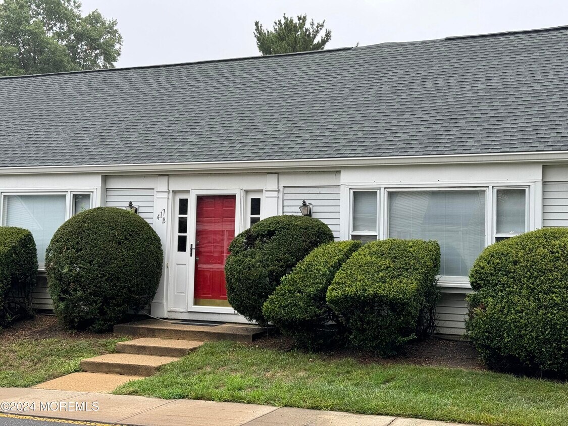 Primary Photo - 417A Onset Ln