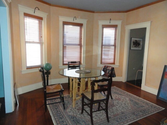 Foto del edificio - 16 Alberta Ter