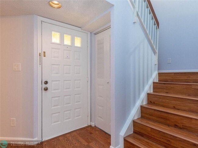 Building Photo - 1176 Coral Club Dr