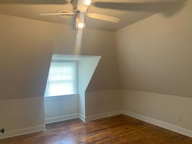 Building Photo - 424 E Maxwell St