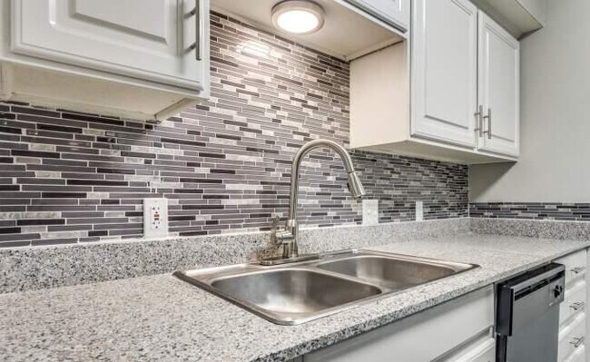 Building Photo - 1 bedroom in North Richland Hills TX 76180