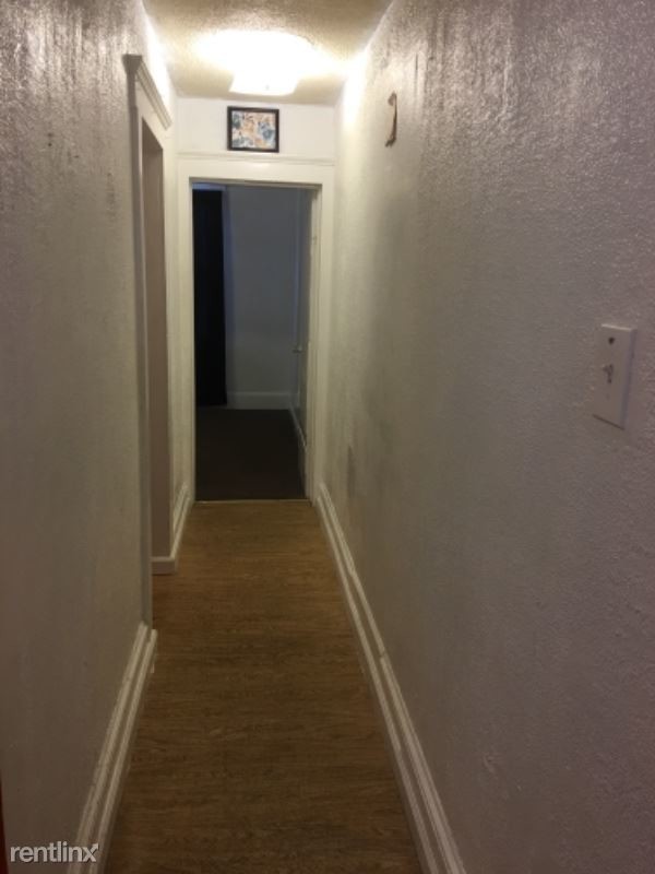 Building Photo - 3 br, 1 bath Apartment - 231 Brown St