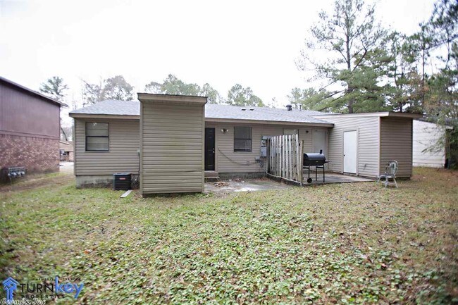Building Photo - 310 Bellevue Cir