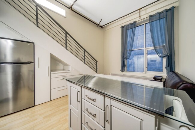 Building Photo - LOFTED STUDIO FOR RENT $2,025 /mo