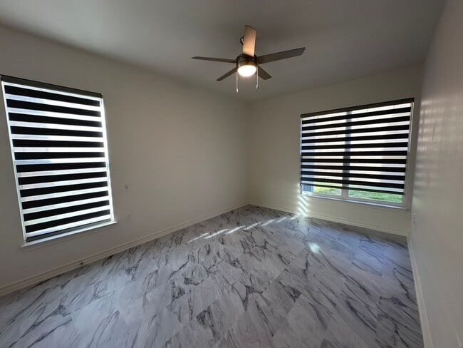 Interior Photo - Hampton Astoria