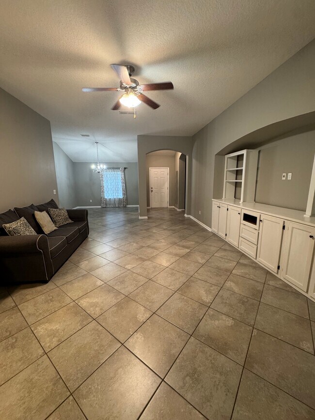 Foto del edificio - 5409 Parkside Lakes Dr