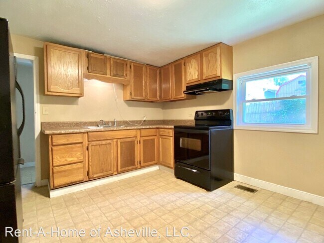 Building Photo - 2 br, 1 bath House - 19 Oak Hill Circle