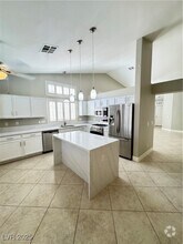 Building Photo - 694 Riverband Pl