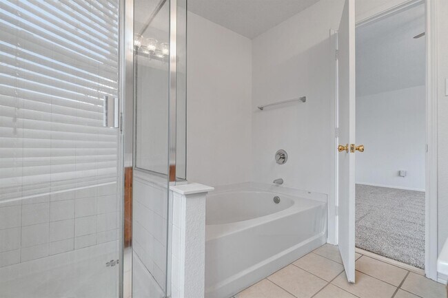 Building Photo - 202 Starlight Dr