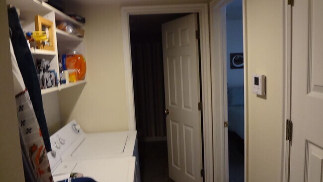Foto del edificio - Parkside Apts - One Bedroom near Utah Vall...