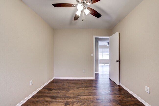 Building Photo - 3 Bed 2 Bath South Tulsa! Union Schools!