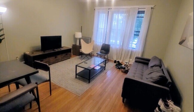 Foto del edificio - Great Price and Location! Brighton 4-Bed