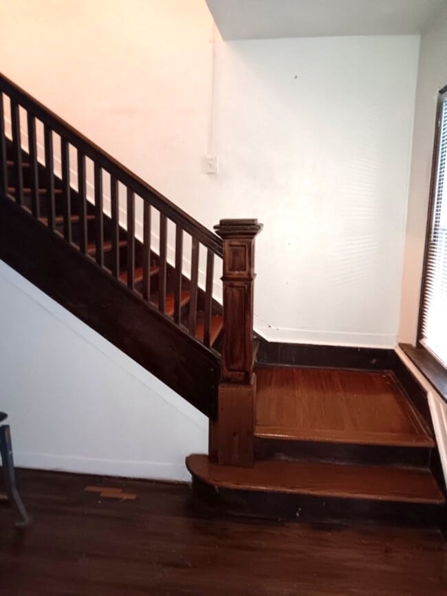 Entry way - 1609 Chapman Ave SW