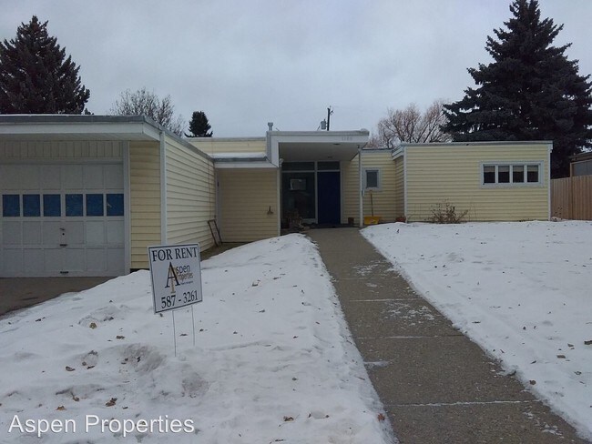 Building Photo - 1106 S Willson Ave