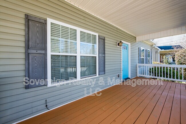 Building Photo - 323 Englewood Ave SE