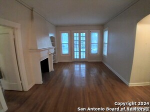 Foto del edificio - 215 W Magnolia Ave