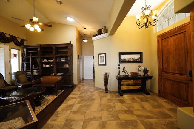 Building Photo - 3439 Southern Vista Dr
