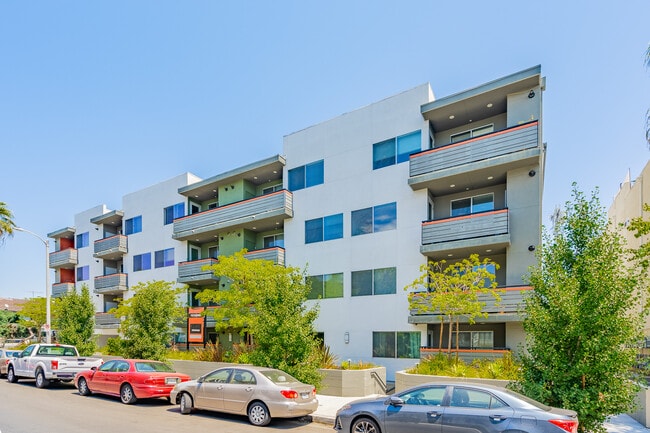 Building Photo - Vista Modern Apartments