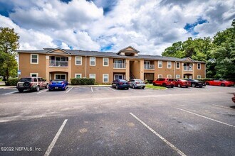 Building Photo - 9625 Amarante Way
