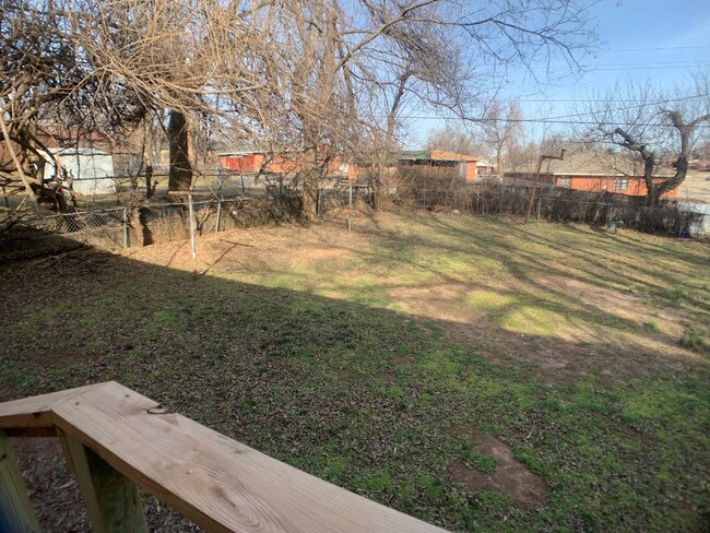Building Photo - 3 Bed OKC Brick House
