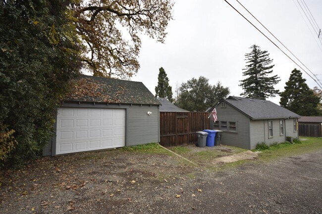 Foto del edificio - 1012 Bidwell St