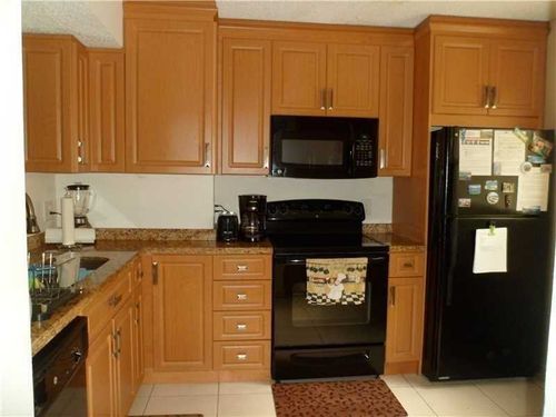 Foto del edificio - 12069 Royal Palm Blvd