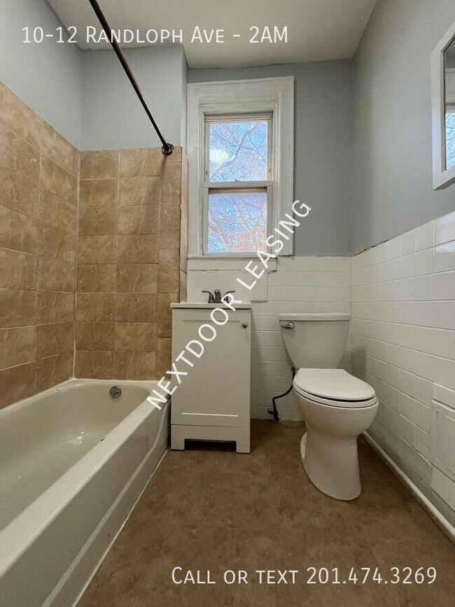 Building Photo - 10-12 Randloph Ave-2AM