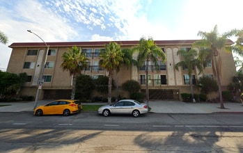 Building Photo - 5959 E Naples Plaza