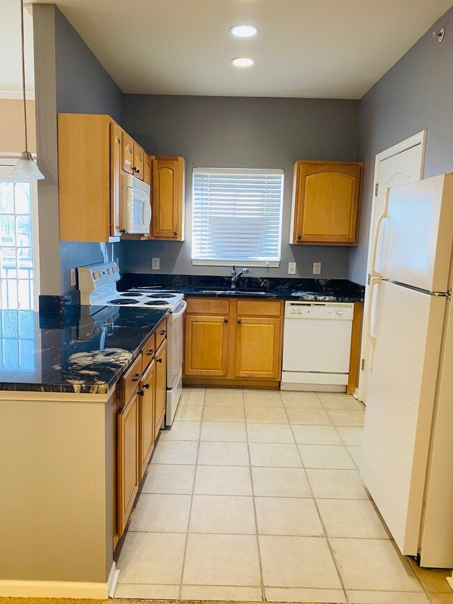 Building Photo - 12926 University Crescent, Unit 1A