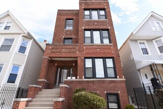 Building Photo - 2935 N Lawndale Ave