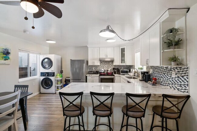 Building Photo - 945 Kingfisher Dr