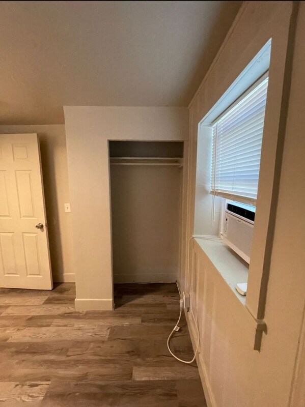 Building Photo - 951 N Redwood Rd