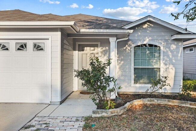 Building Photo - Well-Maintained 3-Bedroom Home – Ideal for Students & Professionals!