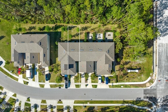 Building Photo - 42 Scotch Pebble Dr
