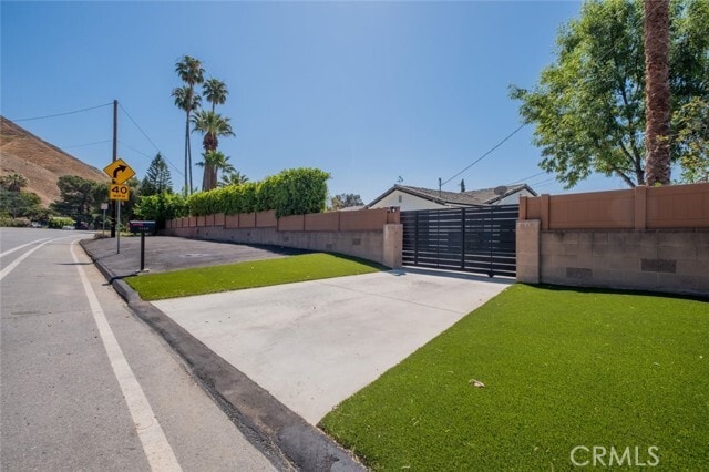 Foto del edificio - 9830 Foothill Blvd