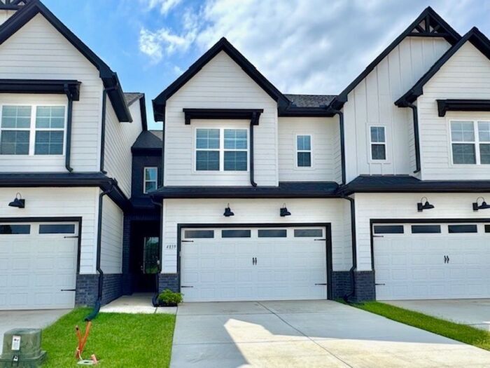 Building Photo - Now Leasing at Cedar Bluff – 4BR Townhomes...