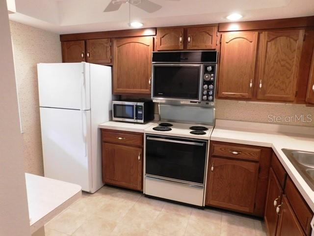 Foto del edificio - 375 3 Lakes Ln