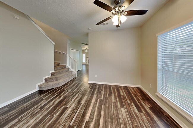 Building Photo - 9822 Pale Star Dr