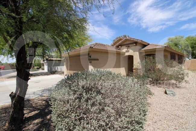 Building Photo - 35115 N Bandolier Dr