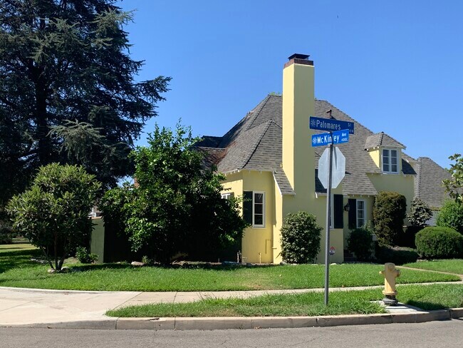 Building Photo - 1537 N Palomares St