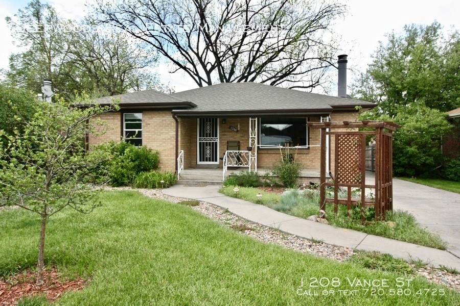 Primary Photo - 1208 Vance St